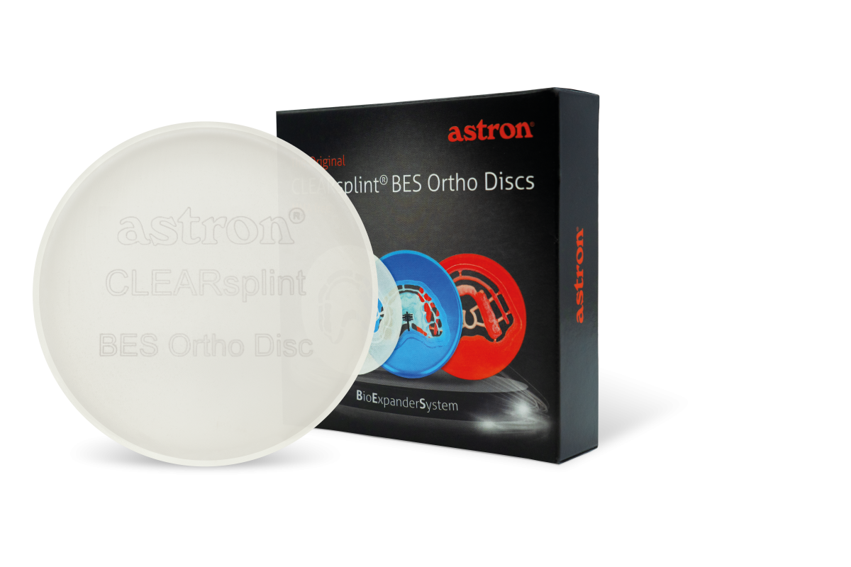 26731_CLEAR_astron-CLEARsplint-BES-Orthodisc_mitSchulter_Verpackung_rechts_CMYK3